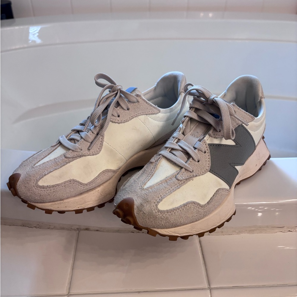 New Balance 327 women’s 7.5